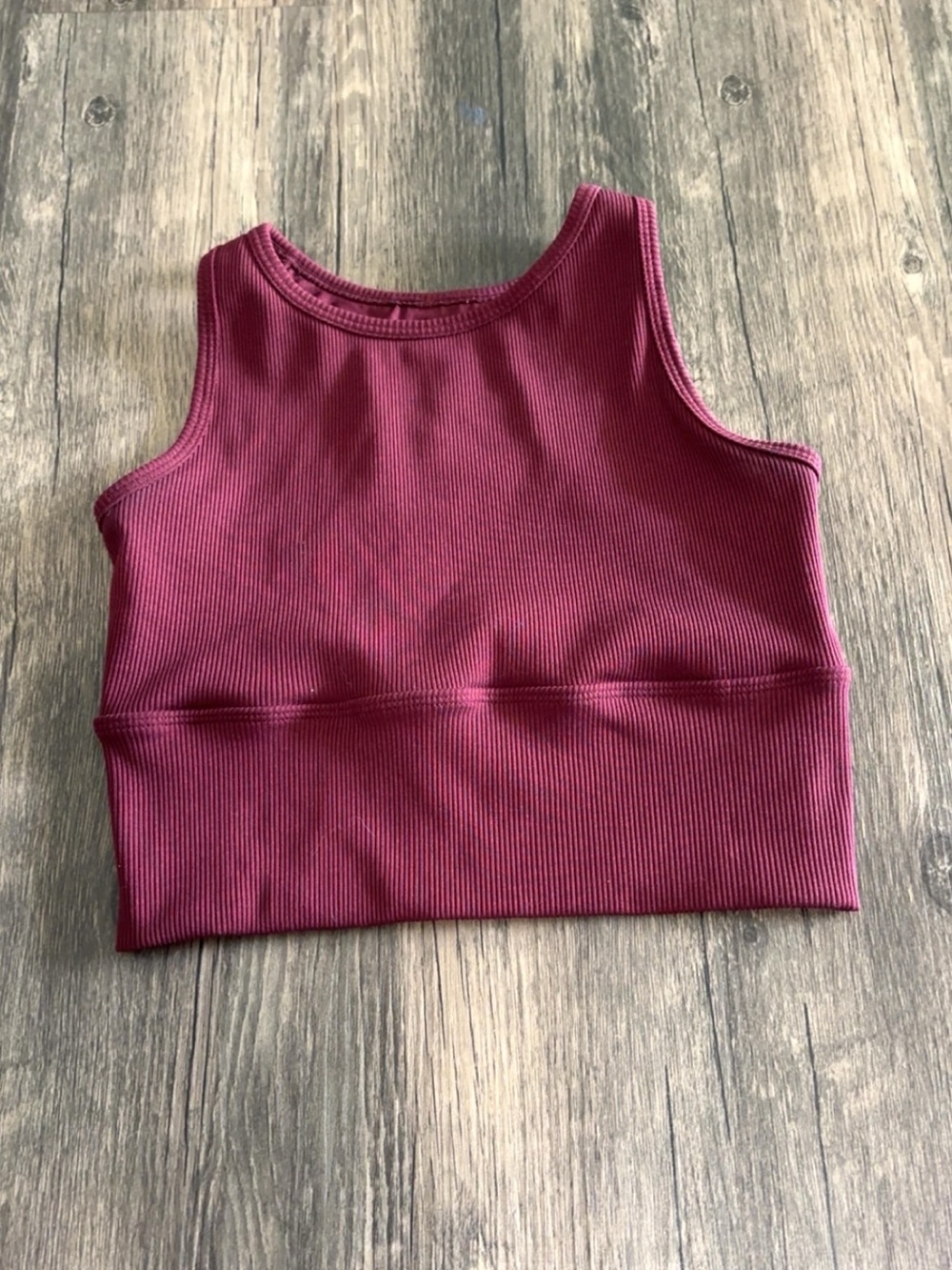 Freely cropped top